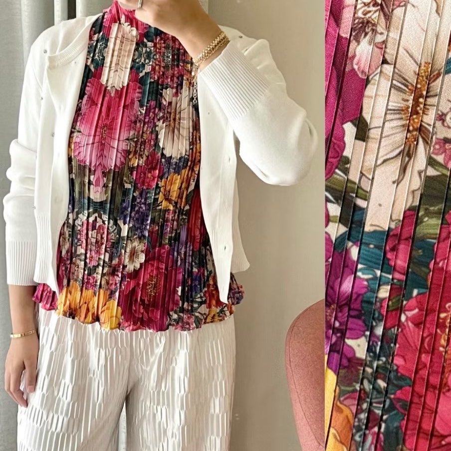 bubbllezee's tweet photo. pretty pleats top~ https://t.co/ubuadHeTZR