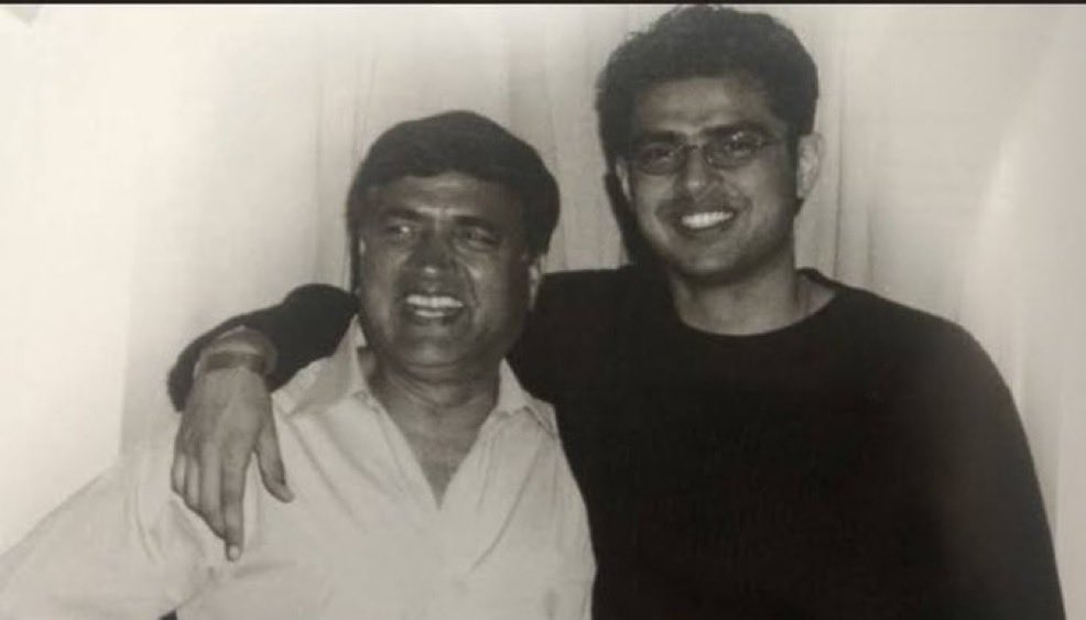 Rajsthanikaka's tweet photo. किसान मसीहा , गरीब , मज़दूर की बुलंद आवाज़ स्व. राजेश पाइलट जी का बेटा @SachinPilot जी अपने पिता की राह पर ही चल रहे हैं 
प्रस्थिति चाहे कितनी भी कठिन रही हो लेकिन स्वाभिमान से कभी कोई समझोता नही किया है 
अपने पिता की लोकप्रियता की लकीर को बेटे ने बहुत आगे खींच दिया है 🙏 https://t.co/8PT9ppN1Yc