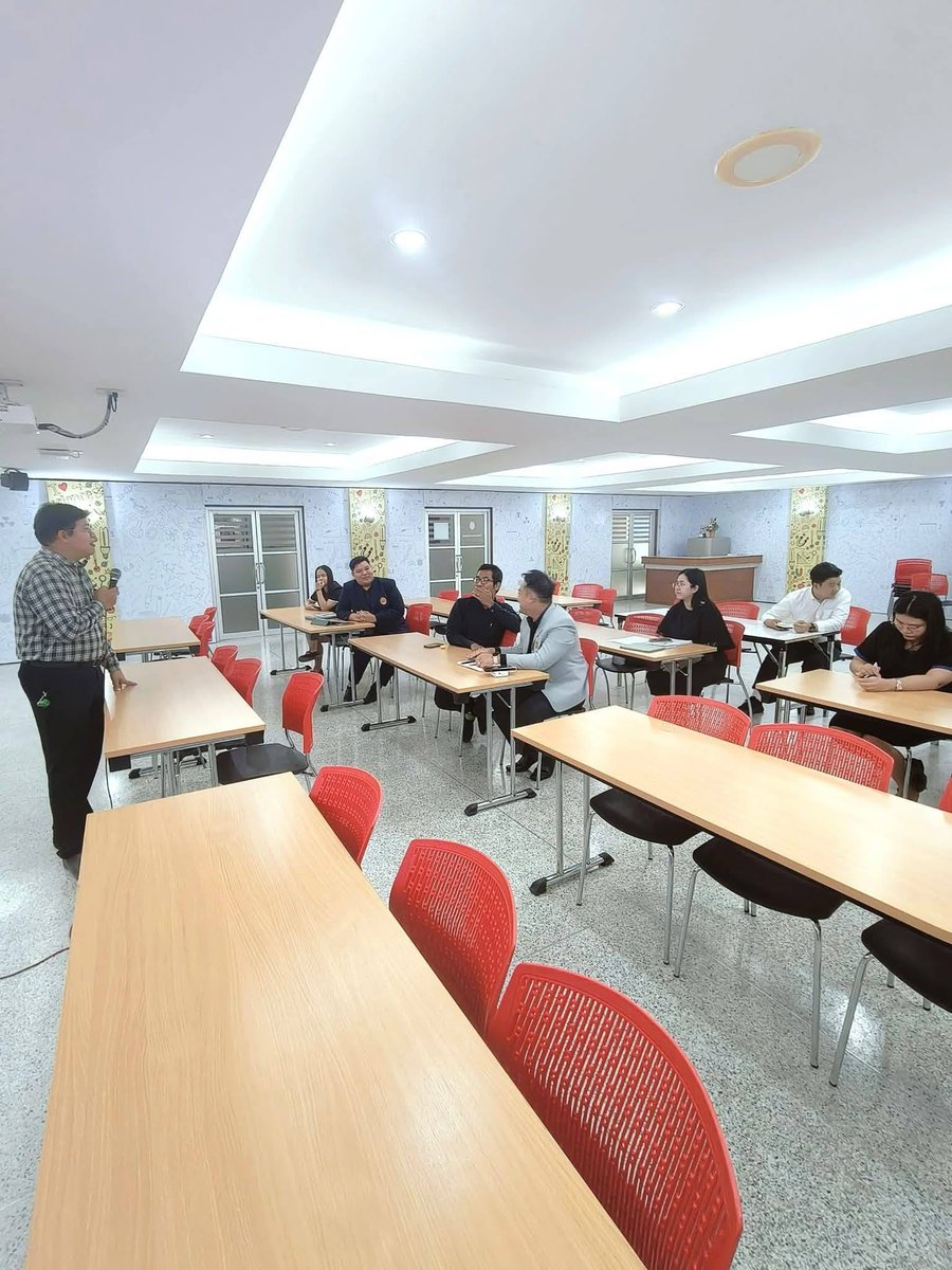 pbruofficial's tweet photo. โรงเรียนสาธิตฯ ต้อนรับคณะกรรมการ PISA ติดตามผลการพัฒนาหลักสูตร ยกระดับคุณภาพการเรียนรู้สู่มาตรฐานสากล

#กลุ่มงานสื่อสารองค์กรมหาวิทยาลัยราชภัฏเพชรบุรี
#โรงเรียนสาธิตมหาวิทยาลัยราชภัฏเพชรบุรี
#PBRUearnwhilelearn https://t.co/wKrxzfCDnT