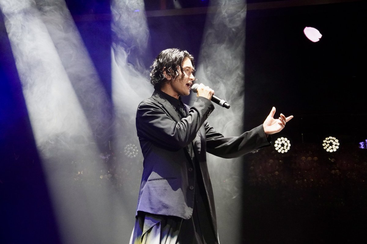 Votomoki's tweet photo. グランハマー公演
『グラン座J-pop Night Classic Musical』
無事に終演しました！

たくさんのお客様、
たくさんの応援、
たくさんの薔薇🌹、
心より感謝です😭✨️

さぁ次は
7/4(土)
『Unplugged for you』
と
光永相棒とのデュエットレコーディング

皆様引き続き宜しくお願い致します😘😘😘 https://t.co/9FoExbpZwa