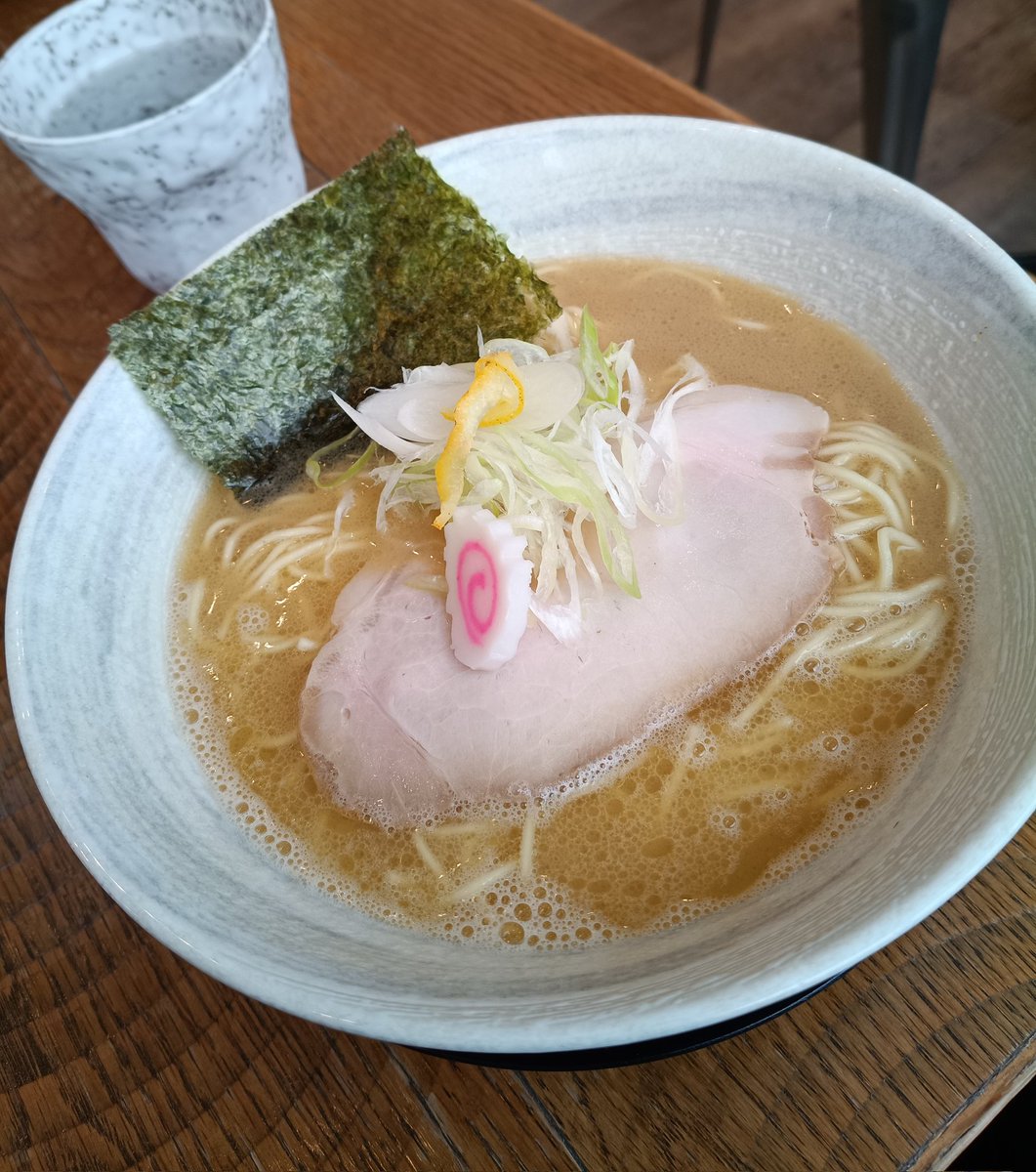 Sunny_RC0084's tweet photo. 今日の昼めし🐥鳥白湯そば✨ https://t.co/cZ6mZoweLG