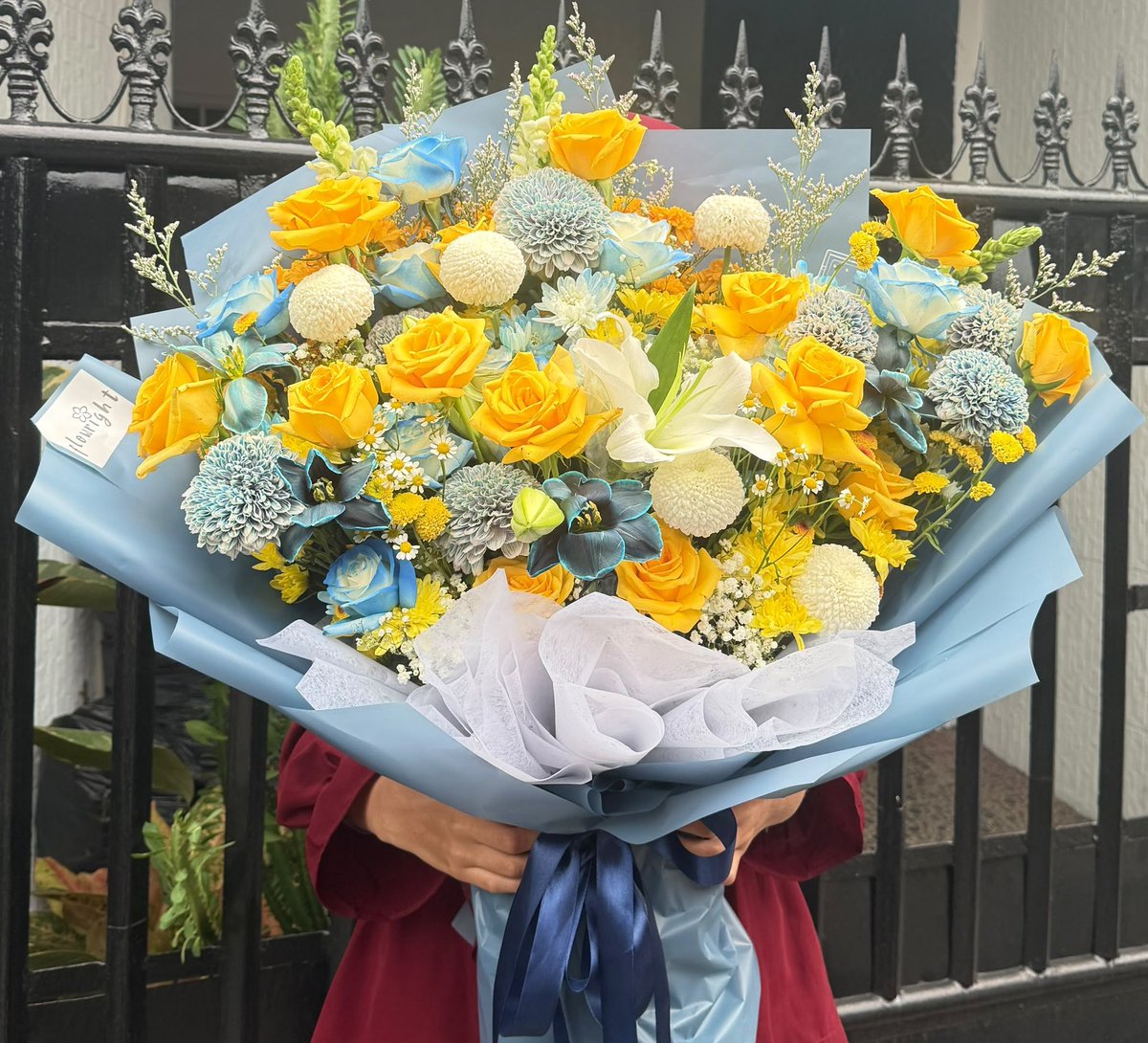 Kaigom_INA's tweet photo. 𝐅𝐥𝐨𝐰𝐞𝐫 𝐁𝐨𝐮𝐪𝐮𝐞𝐭 𝐟𝐨𝐫 𝐊𝐚𝐢

Buket bunga dengan perpaduan warna kuning dan biru yang memiliki kesimpulan arti sebagai berikut: 

“Untukmu, seseorang yang spesial. Buket ini menyampaikan harapan untuk selalu bahagia, dikelilingi energi positif, kedamaian, hal-hal baik dalam hidup, serta menunjukan rasa menghargai yang dibalut dengan cinta sederhana yang tulus dan setia.”

#EXhOrizon_JKT 
#KAI #카이 #김종인 #엑소카이