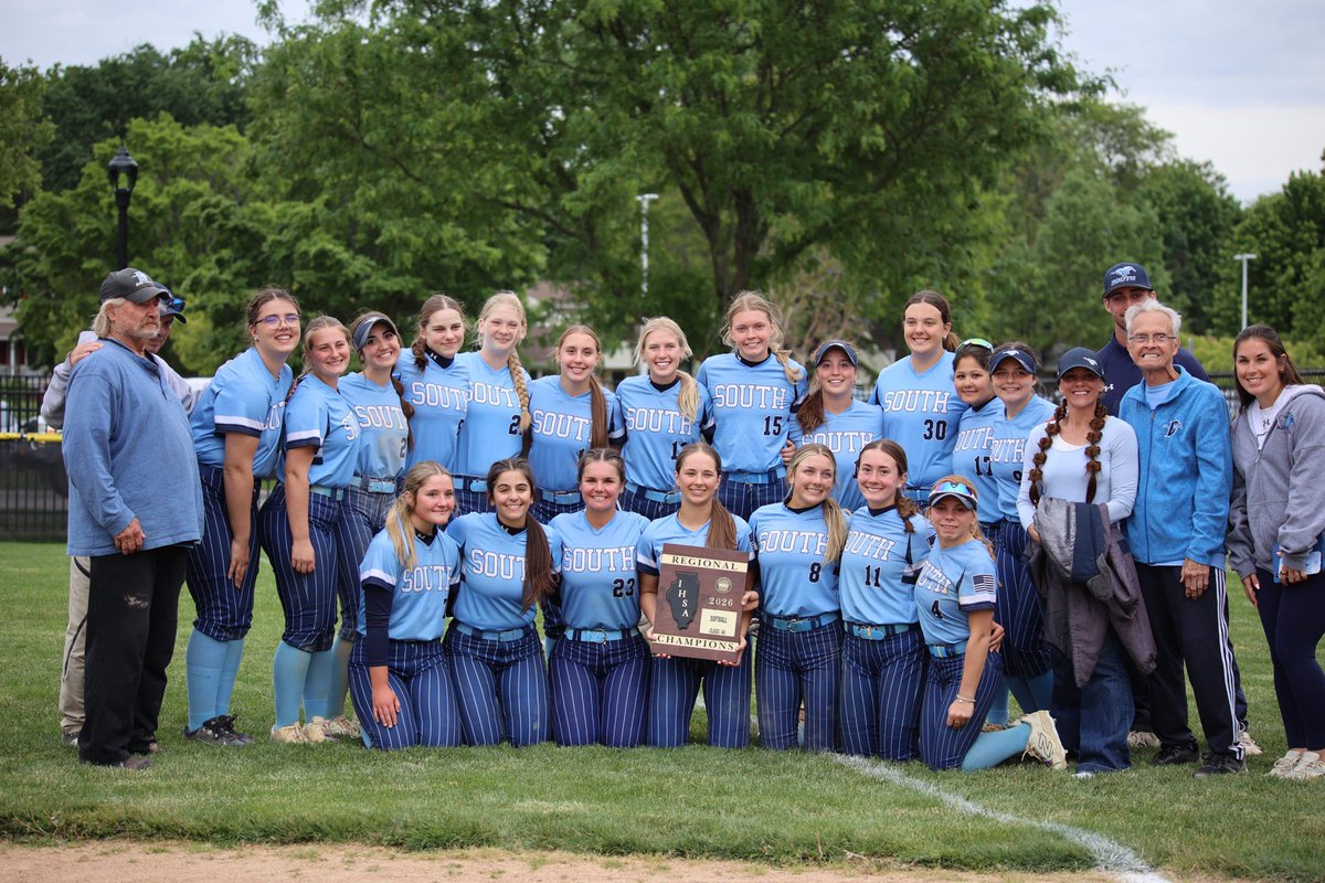 talmanganello's tweet photo. My junior season ended in the sectional semifinal and with a 24-7 record! I’m so grateful to have played with this amazing group of girls! Final stats:
-70 AB
-.429 AVG
-.506 OBP
-1.120 OPS
-30 H
-3 HR
-22 RBI
-20 R
-West Suburban Gold All Conference 
@DGSsoftball @rhino_kelly22 https://t.co/l5HWXMJJuF