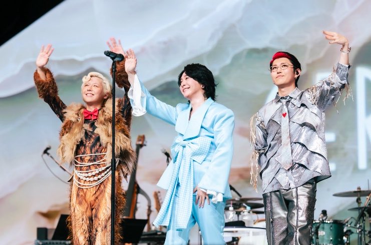 snowlightmagic's tweet photo. 今日も素敵な笑顔を拝見できたら嬉しいなあ😌✨
(今日のお衣装は何だろう？様々なお衣装や装い、ご本人方も楽しいだろうな☺️) https://t.co/cTr63Jne3n