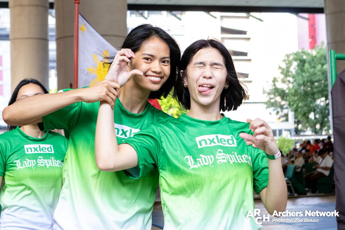 dlsugirls's tweet photo. my prettiest girls!! 💚 https://t.co/VSOT7peJ02