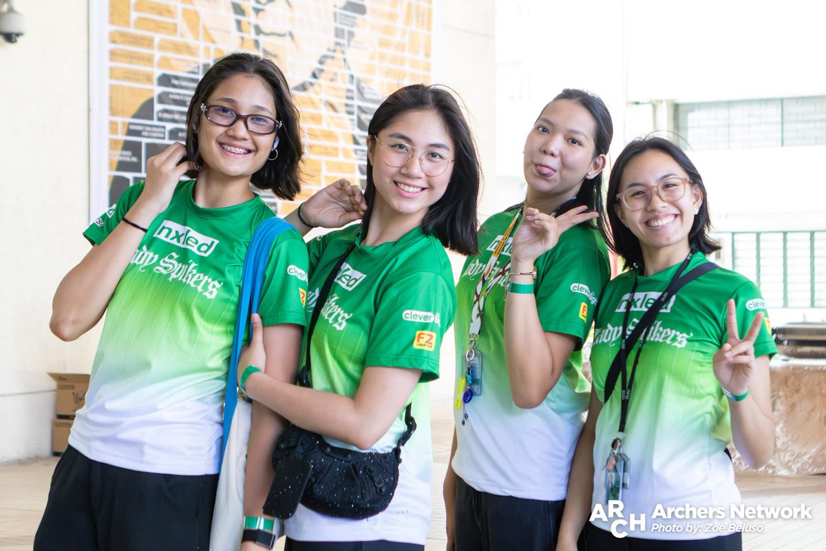 dlsugirls's tweet photo. my prettiest girls!! 💚 https://t.co/VSOT7peJ02