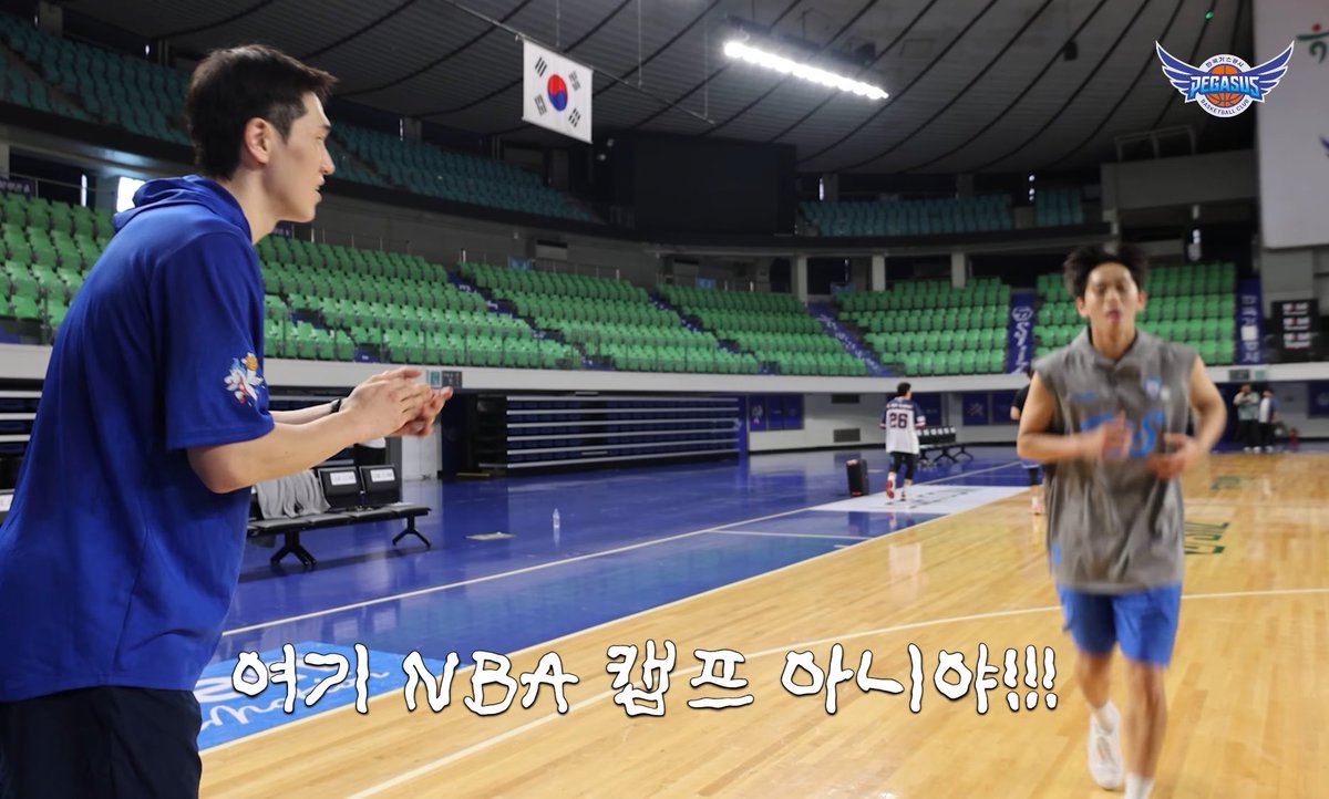 geureung7's tweet photo. 주닐이님은 약간 아빠가 된 일진짱같은 느낌이 있으심 https://t.co/kvueAvpeUy