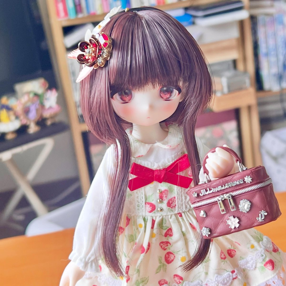 exit_mora's tweet photo. さらにかわいいのご共有🍓

Pochicoさん(@pochico_ppp )さんからtinyサイズのコルセット風ワンピースをお迎えしました。デザインが可愛い！！天才👏
和服から装いを変えたねるさんの新たな可愛さを引き出していただいて感謝です……😭✨
#ぽちこもの https://t.co/HUEIviggBI