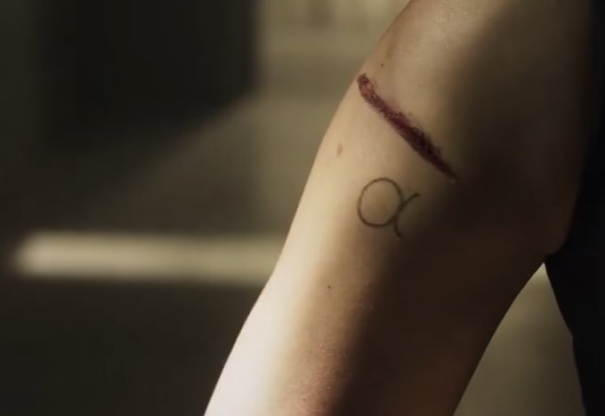 ffspari's tweet photo. Watching Hamza burn every trace of his identity to YRF legit endorsing spy carrying a tattoo 😭 https://t.co/bUTnPx5XH0