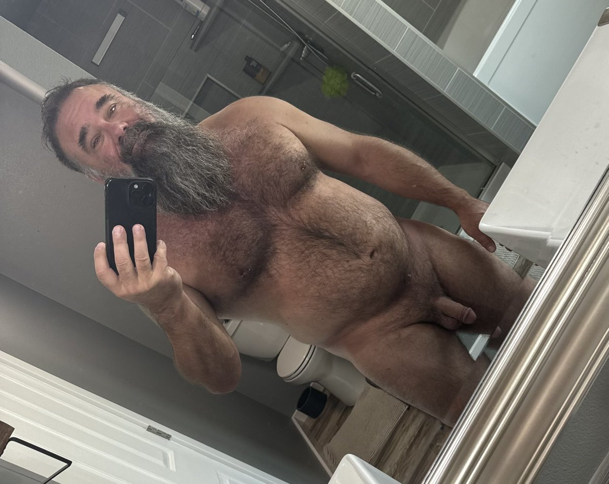 physicsnurd's tweet photo. Humpday pics for attention… I was recently locked out of this account so I made a backup… @DrakeBjornsson do me a favor and go follow me there too!! https://t.co/IdmMcGSn5E