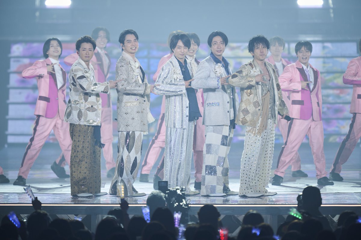 info_Jarchive's tweet photo. ✨嵐ファン必見✨

ARASHI LIVE TOUR 2026
「We are ARASHI」

東京ドーム最終公演を完全収録🎤🌈

5人が刻んだ最後のステージ、
あの日の感動と涙を何度でも。

“ARASHI”として届けた
最高のパフォーマンスを永久保存版で💙❤️💚💛💜

▽予約・詳細
🔗 https://t.co/Bcxj0HD8Ww

#嵐 
#WeAreARASHI https://t.co/i6cNh8eBM1
