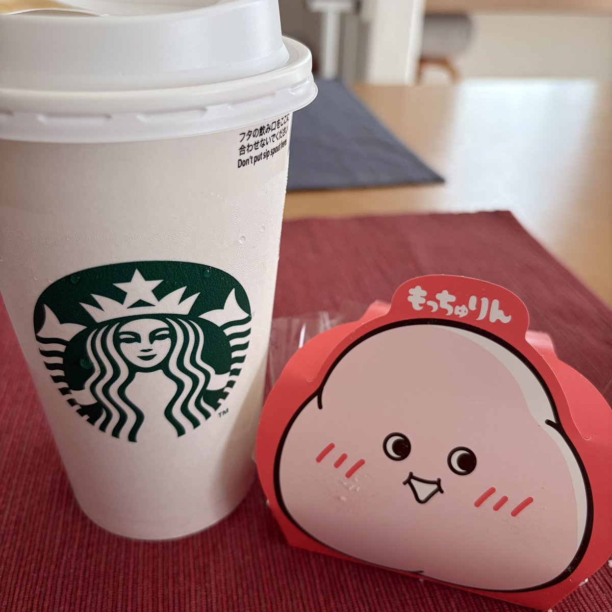 Altoclarinet's tweet photo. ひっさびさのミスドに行ったから買ってみた😆
初めて食べる〜 https://t.co/jwZ4TX3kp8