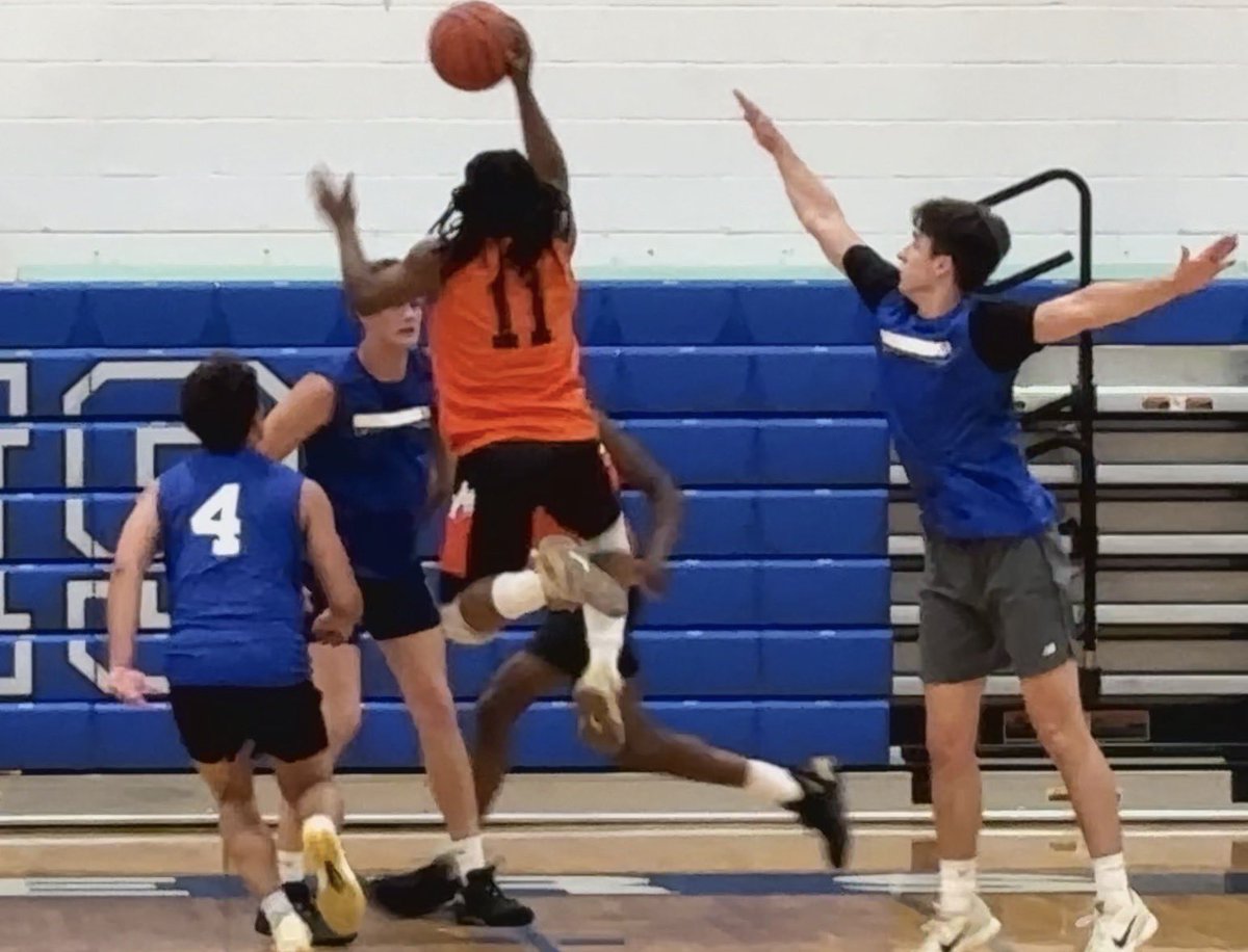 gmchoops's tweet photo. Last year’s runner-up went on to win 58-39.  Spotswood’s Daniel Yarus (TCNJ) played for Majeski.

#njhoops #gmchoops #spotswoodhoops #pmbsl. https://t.co/tHrnyHWn7m