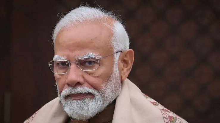 KenalKripto's tweet photo. Narendra Modi
Perdana Menteri India Terlama
12+ Tahun 

Hari ini,

Narendra Modi resmi pecahkan rekor Jawaharlal Nehru

sebagai PM terlama.

Ini rekam jejaknya:

1. Membuka akses bank bagi ratusan juta warga miskin.

Iya, ratusan juta, warga India ada 1.47 MILYAR JIWA.

2. Membuka India jadi tujuan investasi dunia.

Birokrasi dipotong. 

Larangan dicabut.

Sekarang India sukses jadi salah satu rangkaian supply chain perusahaan global

contoh: Apple.

3. Meningkatkan standar hidup rakyat desa.

ratusan juta kloset (iya, tempat kencing pup) dibangun di pedesaan India untuk menumbuhkan budaya hidup bersih.

Apa bebas kekurangan?

Tentu tidak. tapi ini edisi perayaan. 

Lets focus on the good deeds.

Congrats from Indonesian people sir @narendramodi ,
wishing you and India a bright future ahead