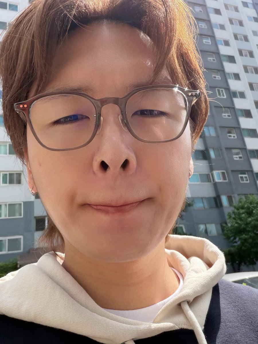howdeep_1s's tweet photo. 프사하고싶은데참아야겠죠 https://t.co/x6Gbw3BY8z