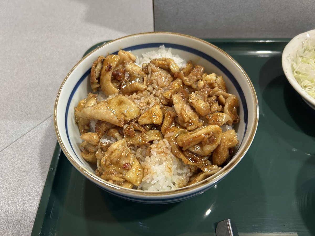 coope_open's tweet photo. 矢巾 #はた屋 とり皮丼600円

ハイカロリーの代名詞…
禁断のとり皮丼始まりました〜 🎶
めっちゃ一味が合う 𐤔ꉂ🤣𐤔 https://t.co/5easKXnIQ1