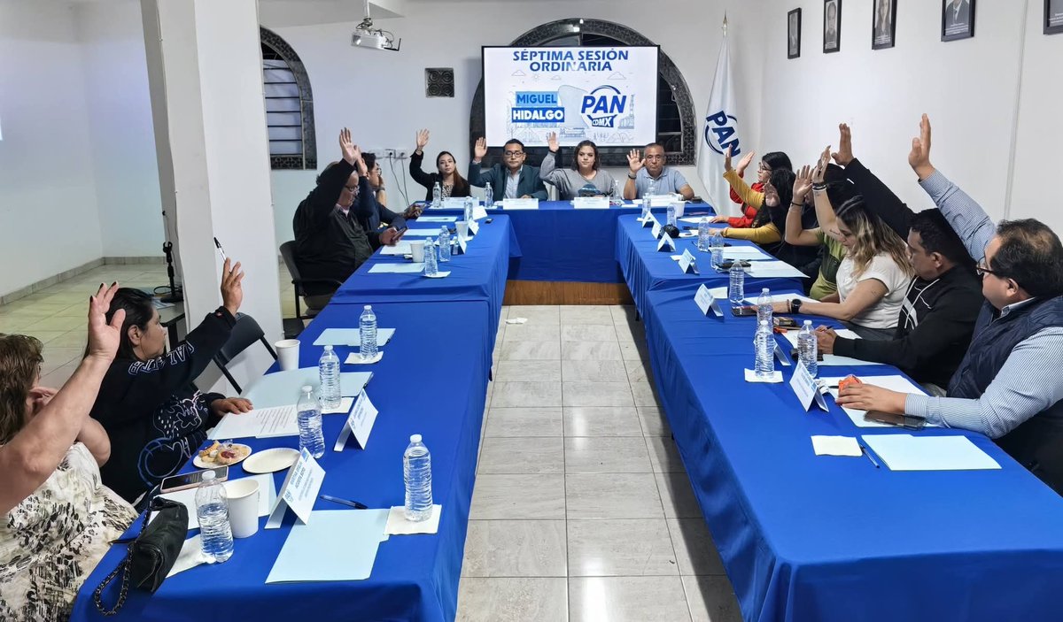 PAN_MH_CDMX's tweet photo. Llevamos a cabo nuestra Séptima Sesión Ordinaria, fortaleciendo el trabajo en equipo y el diálogo para seguir construyendo mejores oportunidades para las y los miguelhidalguenses.

Gracias a nuestras Secretarias y Secretarios por su participación y compromiso.

#AcciónNacional https://t.co/3XZ4t9sGZo