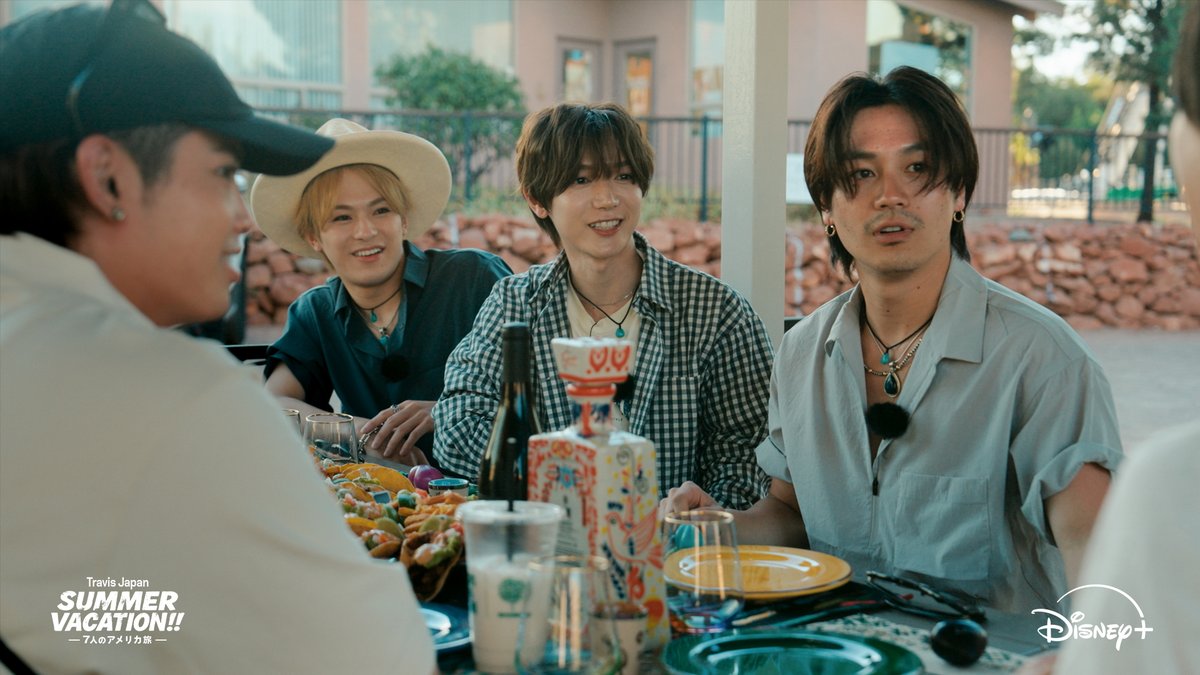 DisneyPlusJP's tweet photo. 🐯#トラジャサマバケ
9話先行カット公開✨
⠀
ついに“セドナ”で7人が再会――
#TravisJapan への熱い思いが
涙と共にあふれ出す…
彼らが気づいた7人でいる意味とは❓
⠀
『Travis Japan Summer Vacation!! ―7人のアメリカ旅―』
9話は明日（6/12）16時
#ディズニープラス で配信開始💫
1〜8話独占配信中 https://t.co/7yNCL8Mjrn