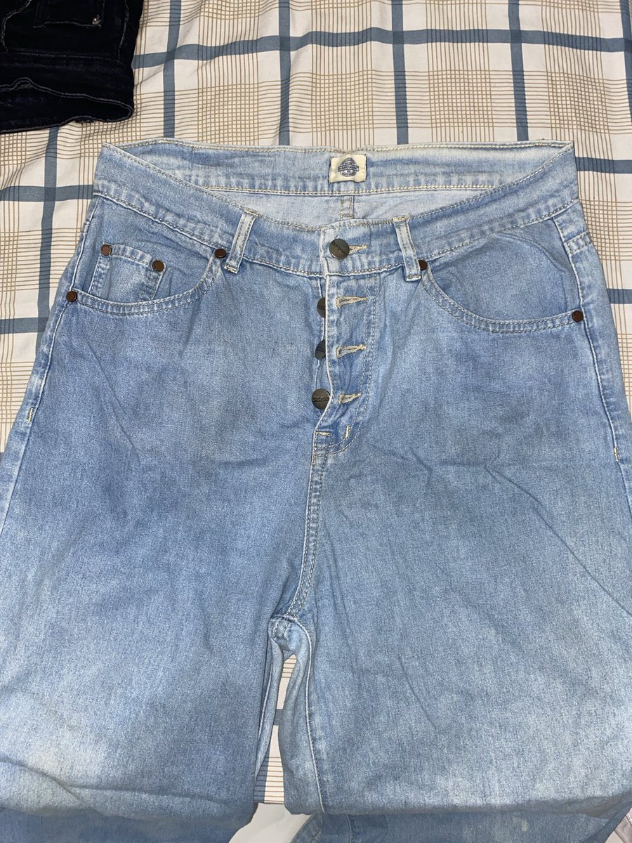 latteeland's tweet photo. @abingabin_ adaa kak dari matahari mall nii

pict 1 (ckey jeans) = lp 86, lph 52, pj 107
pict 2 (hardware) = lp 86, lph 68, pj 106

90k/each boleh nego tipis https://t.co/8igWlltObQ
