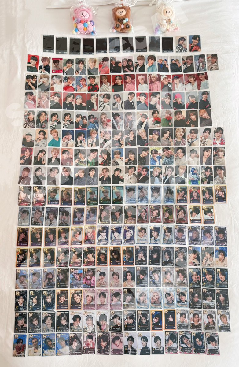 Only_Changbin's tweet photo. Collection with Bestie👭
남의 부동산은 집인데…
우리의 부동산… ㅋㅋㅋ 예쁜 종이들
걍 작은 집 하나 살 수 있는 정도인걸 🙃

전시⭕️ NOT FOR SELL❌
#스트레이키즈 #StrayKids https://t.co/5Q1DRtmqXt