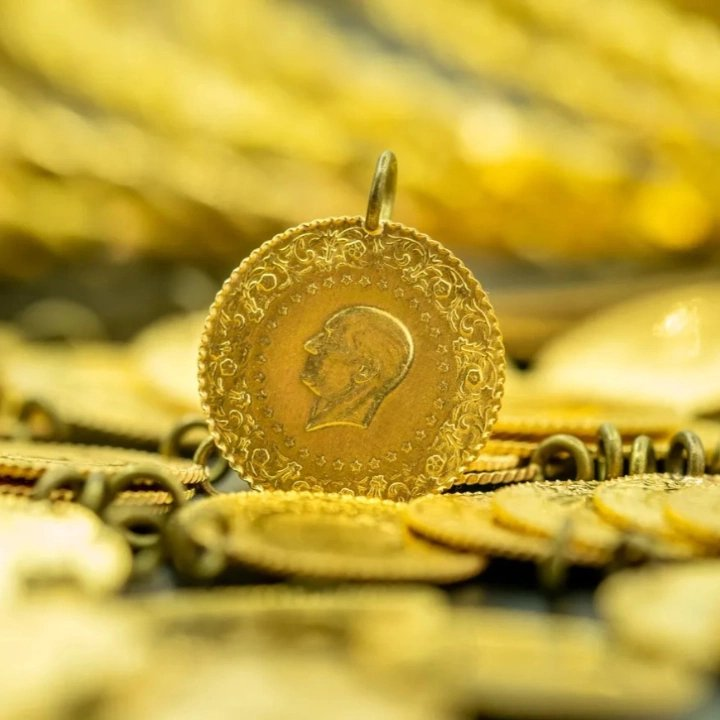 bpthaber's tweet photo. Altın fiyatları son 7 ayın en düşük seviyesine geriledi.

— Gram altın 6.050 TL’ye düşerken, günlük kayıp yüzde 4’e ulaştı. https://t.co/zHRWxhnDhN