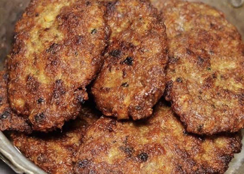 itisamirv's tweet photo. @Minarashidi66 دیگه اینقد کتلت با کیفیت اومد و رفت تو این مدت که اصن اینا رو یادمون رفته 😂😂😂 https://t.co/hRyTwkrZQU