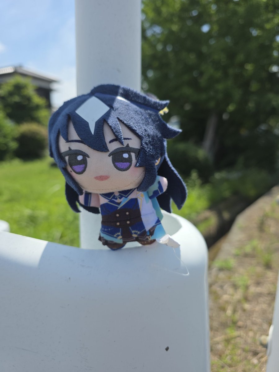yykn1's tweet photo. 落とし物です。
たぶん、バッグに付けていたものが、ちぎれて落ちたのかな？
まだキレイでしたので、落としたばかりだと思います。
210号線バイパス
「大分からかげ」から西へ（コスモス方面）→歩道近くのガードレールに置いています。
無事に持ち主さまへ戻れますように。
#ヴィルシーナ 
#落とし物 https://t.co/bGNPPUZYtl