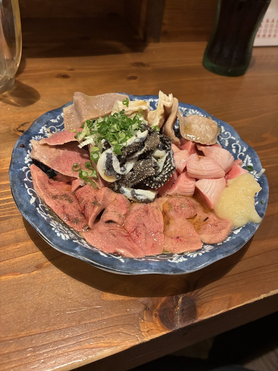 tamagocchan's tweet photo. @hamachi_xp 肉・ラーメンでいくなら
①池袋・はなだ　味噌ラーメン🍜
②上野・けいすけ　ホルモン刺し🥩
③池袋・コグマヤ🐻　各種肉刺しがオススメ🥩
④池袋・ブラックホール
　お肉屋さんスタイルで好きなお肉を選び、テーブルで焼いて食べられる食べ放題のお店🥩 https://t.co/UtyN0nqhFm