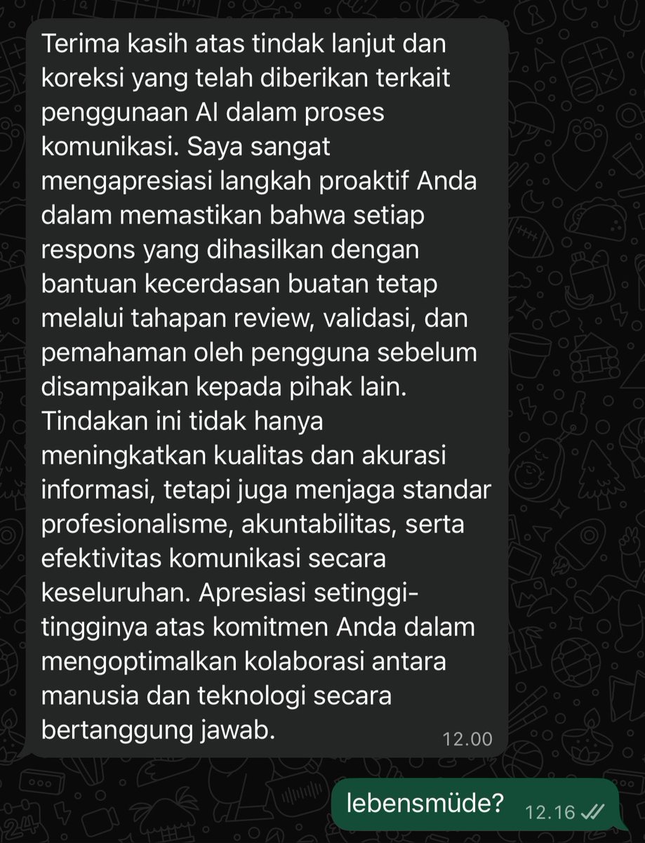 console_age's tweet photo. Gw mulai kesel sama anak kantor yg kalo balas pertanyaan gw pake AI. Itu juga langsung copy paste aja.

Puncaknya gw kesel banget, gw panggil ke ruangan gw. Gw suruh jelasin apa yg dia tulis tanpa lihat HP. Malah diam.

Gw omelin panjang lebar, dan gw bilang sama anak ini,

😡: Sekali lagi kamu jawabin saya pake AI tanpa kamu baca. Saya akan gantikan kamu sama AI.

Dah, selesai. Meskipun pintu gw ditutup, kayaknya kedengaran keluar.

Pak bule, partner gw, langsung WA gw gini: