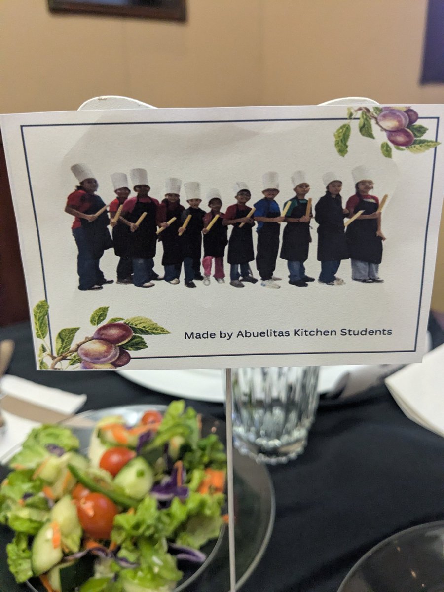 MyrnaHrdz17's tweet photo. A heartfelt thank you to the wonderful students from Abuelita's Kitchen for the delicious desserts! 🍰🍮 @reyes_aggie https://t.co/xAnnfBKA3g