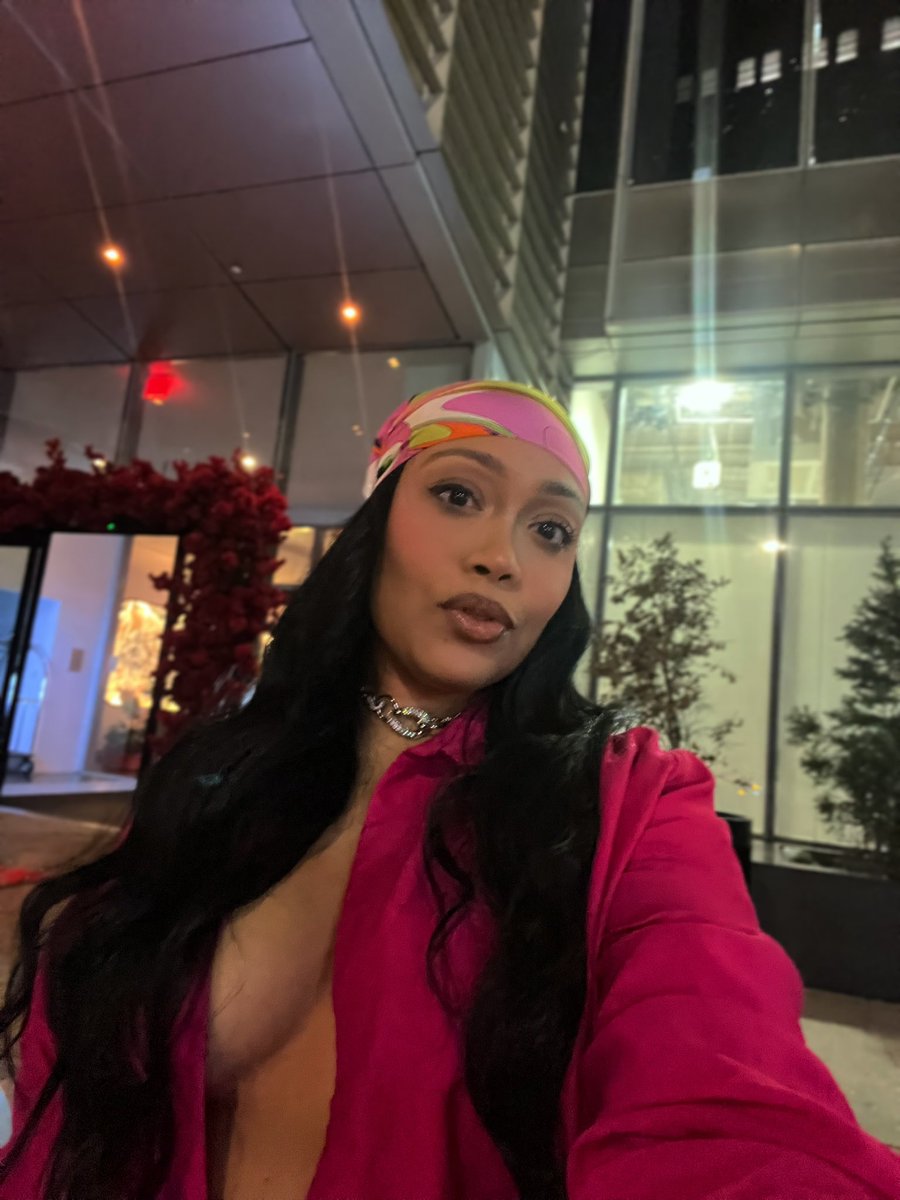 juicyannie's tweet photo. 35 years becoming her. 🎂💫 #June8th https://t.co/XfanWz5zLY