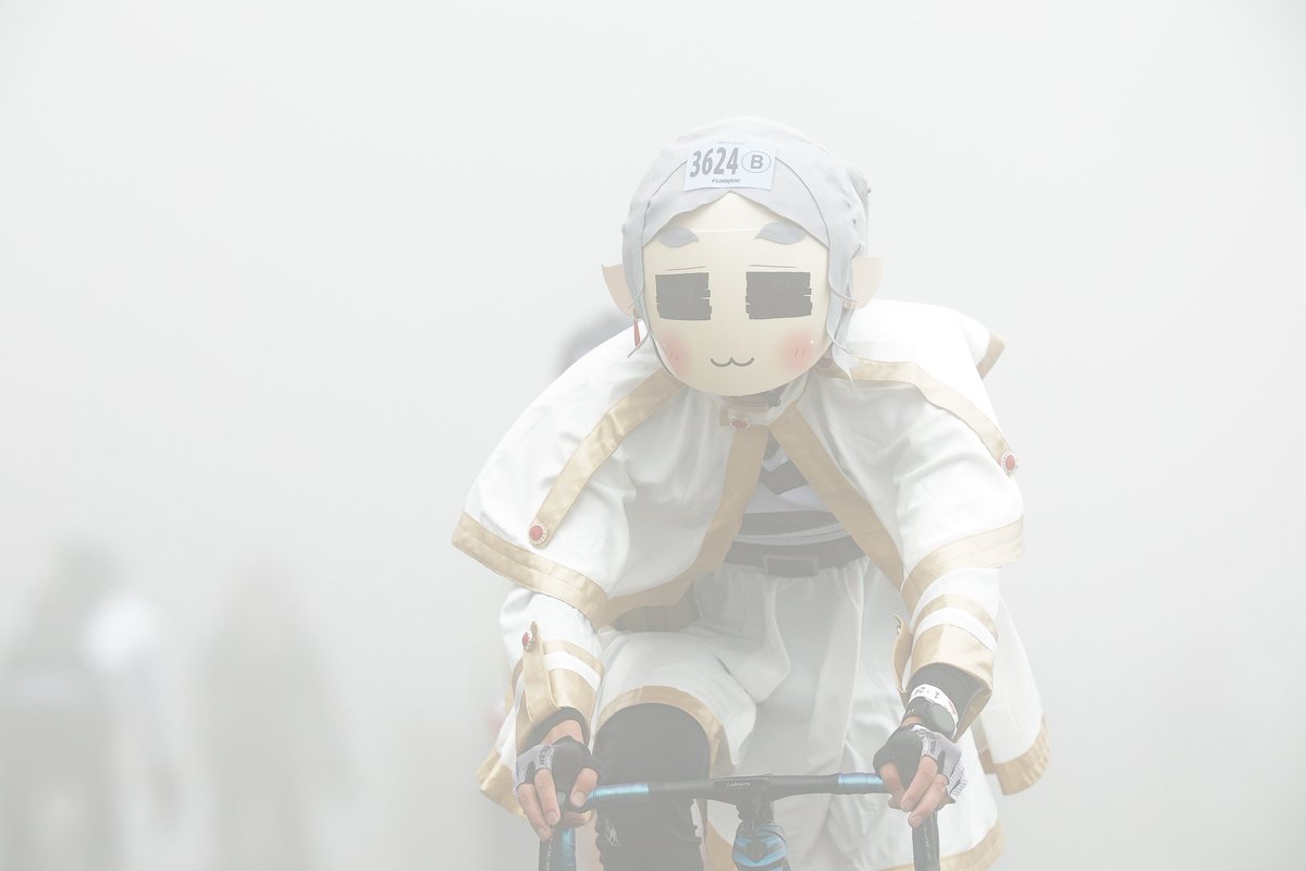 doriiiiiimu's tweet photo. オルスポから富士ヒルの写真が公開されたと聞いて見てみたらこれ
驚きの白さ（２回目）
#フジヒル https://t.co/WEmcYveWem