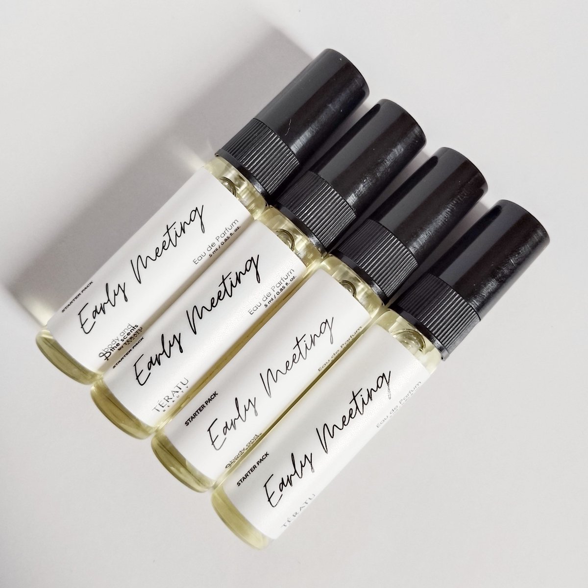teaayv_'s tweet photo. Gak heran sih varian parfum Teratu yang Early Meeting ini sering banget dibilang wujud parfum wanita karir, karena wanginya tuh kerasa rapi, bersih, dan berkelas ✨

​Jujur wanginya gak kalah enak dari si Early Morning, tapi yang ini kerasa lebih elegan. https://t.co/CXfDCrG0Zp