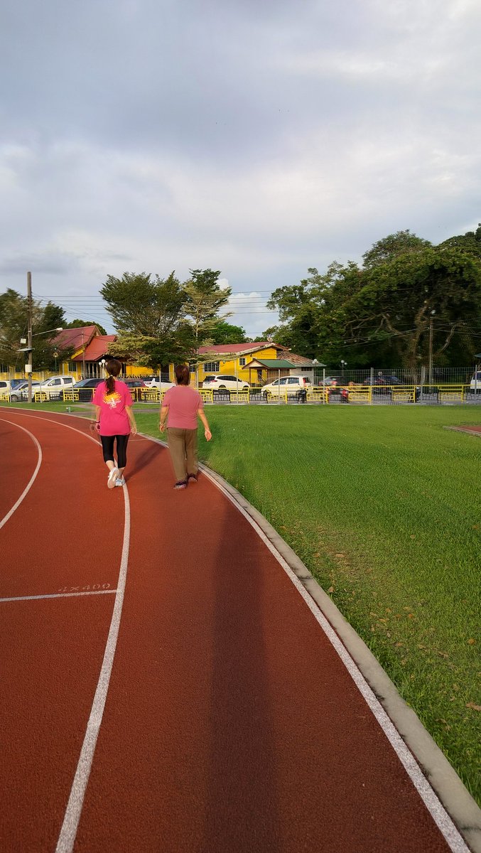heartylene's tweet photo. sadewalk tapi gaada kaki gimana nyak https://t.co/iNxYISbHGE