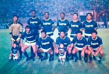 RecuerdosCS's tweet photo. Motagua en la temporada de 1988. Marvin Henriquez, Miguel "Hino" Matthews, Gilberto Yearwood, Isidro Arriola, Oscar Murillo, Mario "Pacharaquita" Bonilla. Abajo siempre de izquierda a derecha; Clemente Uruguay Gussoni, Céleo "Chimpilín" Herrera, Francisco Herminio Villalobos, https://t.co/fDHqEwTBvJ