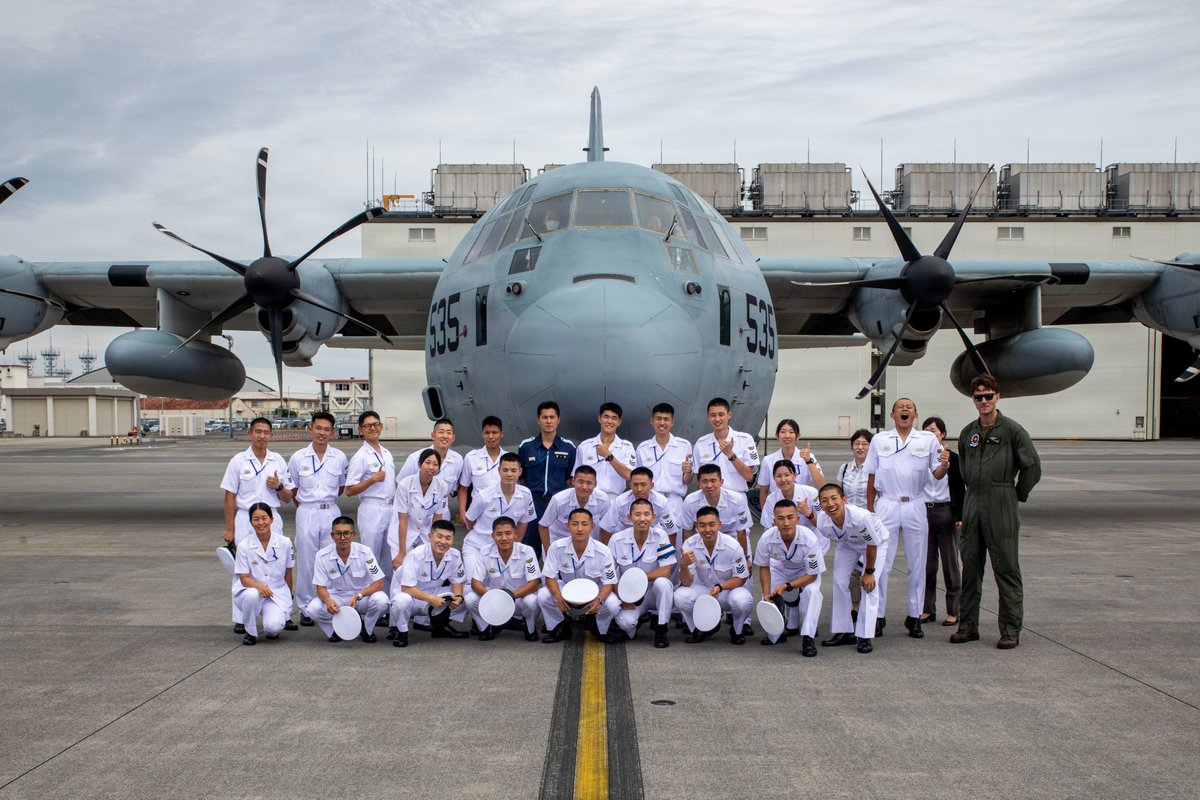 1stMAW_Marines's tweet photo. Japan Maritime Self-Defense Force #cadets toured #Marine Corps Air Station Iwakuni and a KC-130J Super Hercules with Marine Aerial Refueler Transport Squadron 152.

📍 Marine Corps Air Station Iwakuni, Japan, June 9, 2026. https://t.co/3ugaves72Y