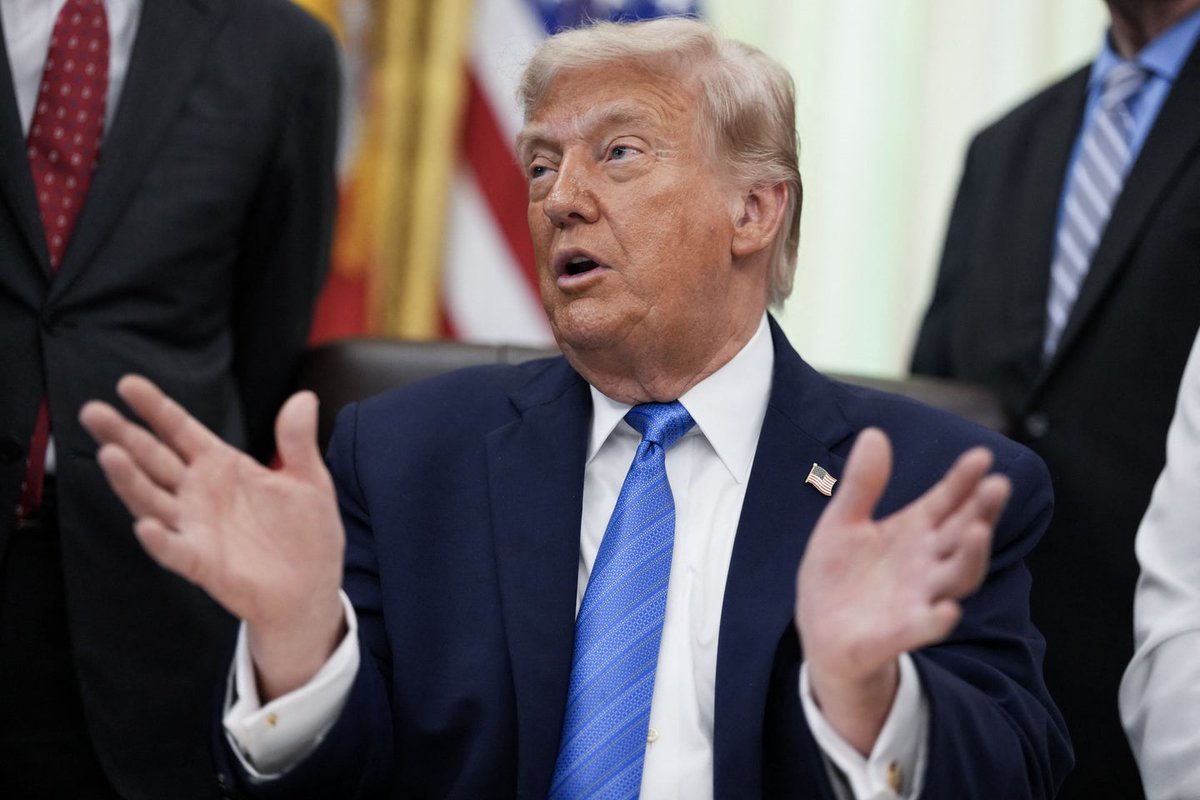 LeJournalDuCoin's tweet photo. 🇺🇸 « Si nous faisons ça, le public deviendra très riche. »

➡️ Donald Trump affirme vouloir discuter avec les principaux dirigeants de l’IA d’un mécanisme permettant aux américains de profiter davantage de la richesse créée par le secteur. https://t.co/UAsgal6uDI