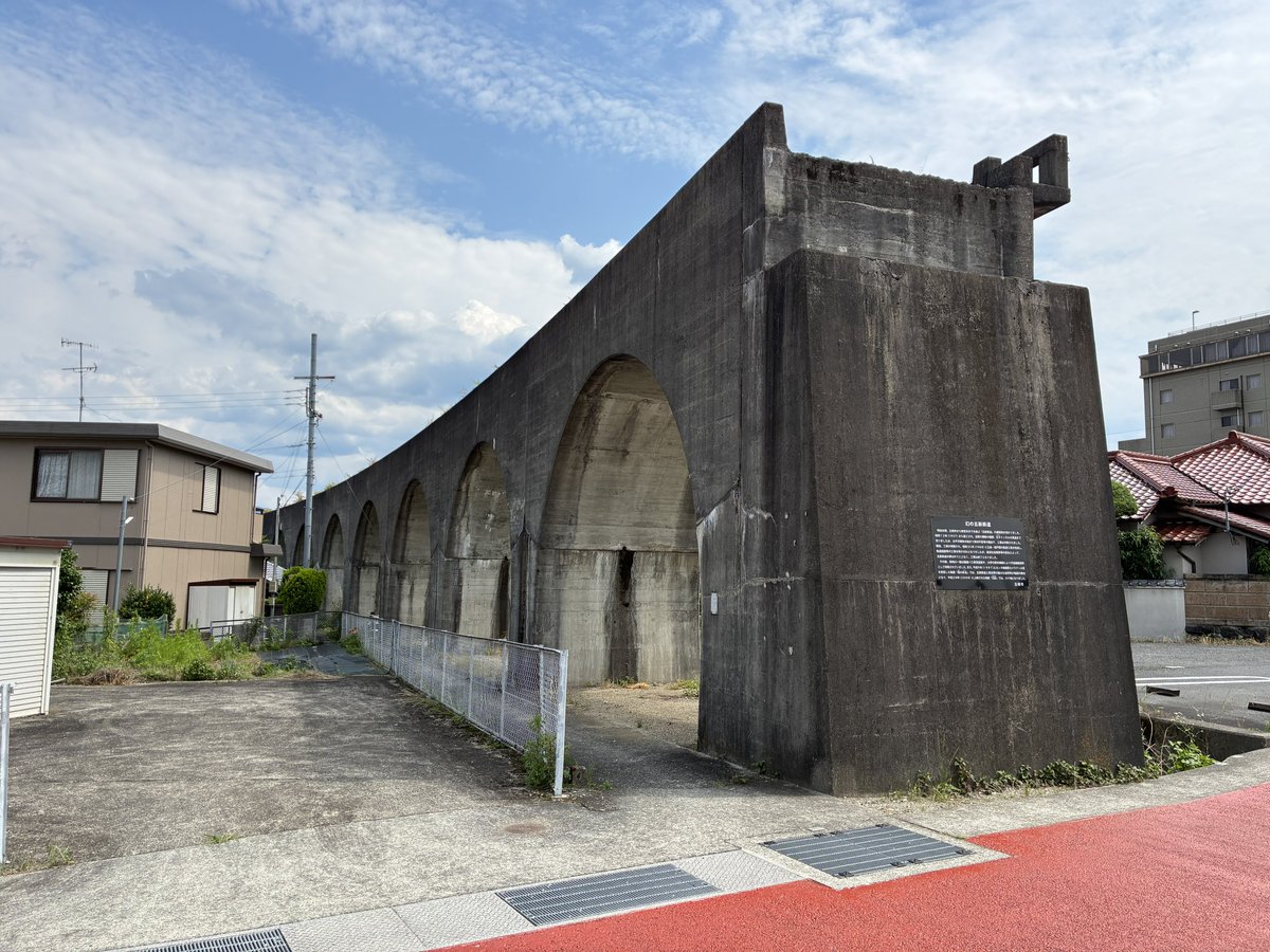 destiny8454's tweet photo. 幻の五新鉄道
昔五條市と新宮市までを結ぶ五新鉄道の計画があって、工事は中断されたけど鉄道橋が残ってるみたい https://t.co/9H6XQqVHet