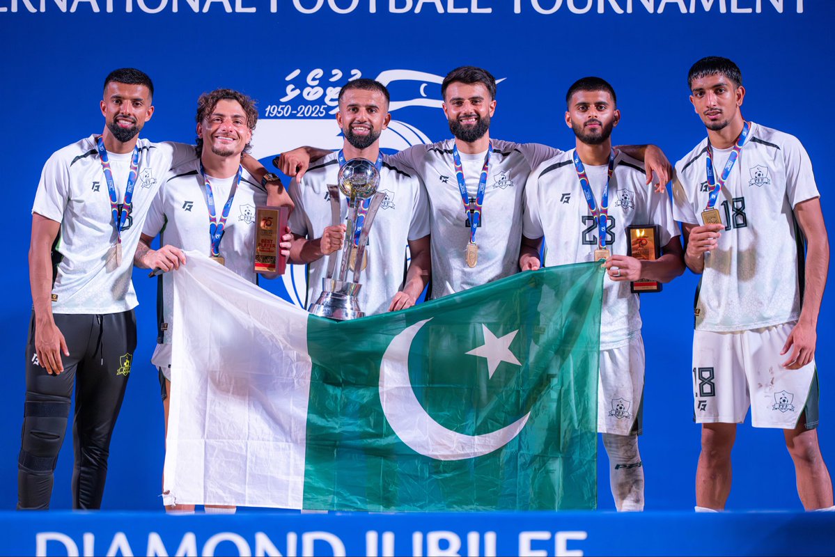 NabiAdil's tweet photo. We’ve given absolutely everything as a team to repay the continued support and love we receive from all you fans, it’s been a long road but onwards and upwards from here inshallah  … Let’s enjoy the journey… 🇵🇰🏆💚 

PAKISTAN ZINDABAAD 🇵🇰🇵🇰🇵🇰

AN10 🤲🏽 Alhamdulilah https://t.co/b0NLg5HsaY