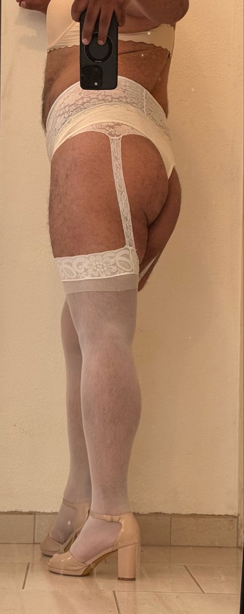 andytv_vel's tweet photo. Un poco de mi lencería❣️😘🥰 https://t.co/dXXi6VMPyZ