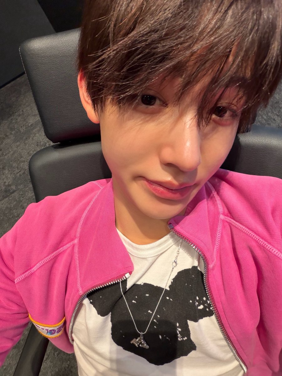 Yott0113's tweet photo. 느끼끼한 고딩 https://t.co/4F1VyBa7rc