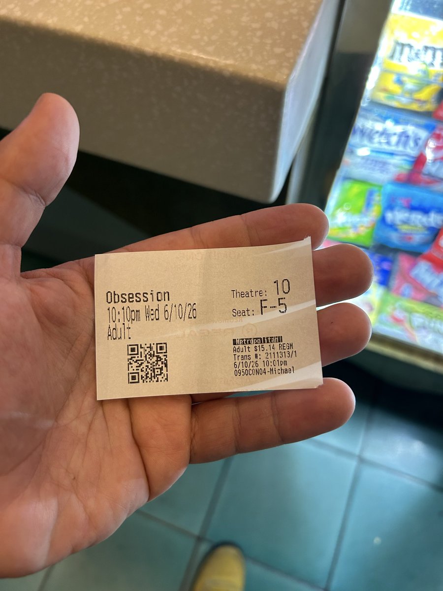 SolomonJMart's tweet photo. 2nd viewing! #obsession https://t.co/KBZwTFpXjq