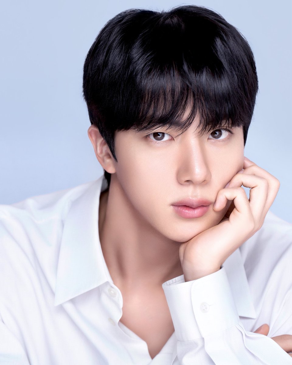 hourjinnie's tweet photo. Handsome Kim Seokjin for Laneige 😍😍

#JinxLaneige #Laneige 
#JIN #방탄소년단진 #진 https://t.co/9WPk7aYbEt