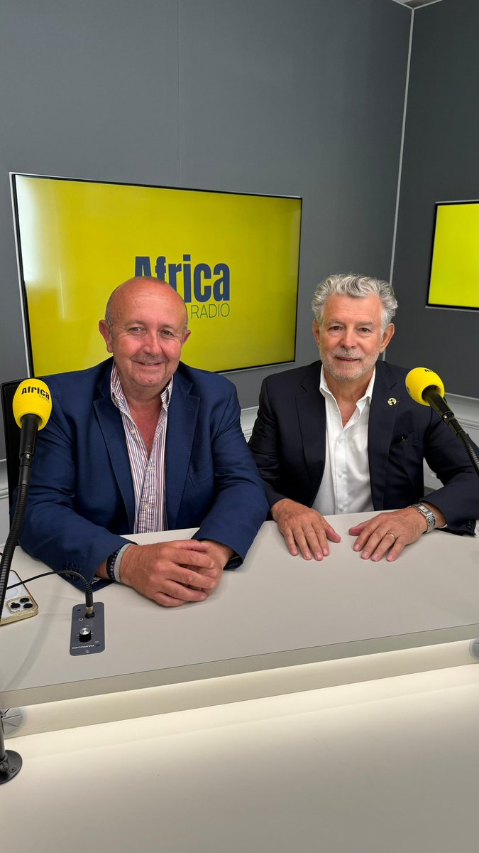 BrunoLALANDE's tweet photo. Rendez-vous dimanche 14 juin à 19h00 sur Africa Radio pour SPORT AFRIQUE !

Un visionnaire de la paix par le sport invité de Sport Afrique !

🎙️ Dimanche, je recevrai Joël Bouzou, Président-Fondateur de @peaceandsport
👉 https://t.co/ARtibQTetN https://t.co/G8IS7t1ZUN