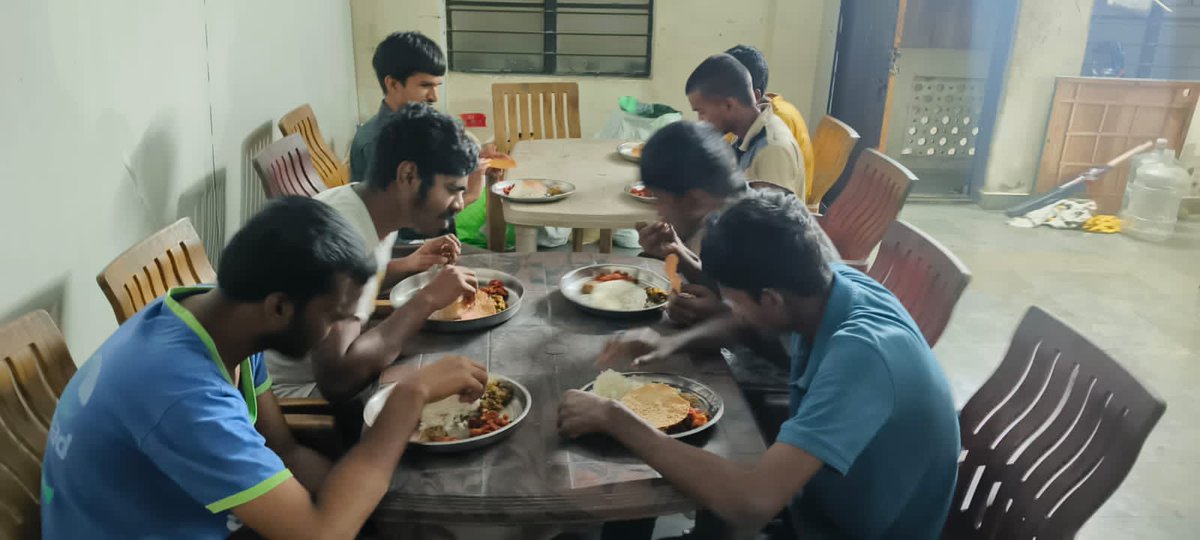 HemanthNBK2's tweet photo. One more event from my side ❤️
On the occasion of NBK Garu's 66th bday, we donated Breakfast &amp; lunch to 30-40 people across two orphanages through #TeamNBKTrust 🤝❤️ 

Thank you for the support bro's @Kvl0708 @Sathi_Chowdary1 @4_CBNTR 🙏 https://t.co/V0BQgiGr0N