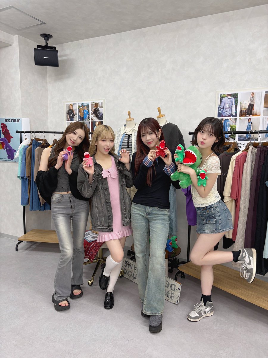 mrex_320's tweet photo. 🦖💜🩷❤️💚
「@わんふぁいぶの みんなに あえた！！」

@onefive_music https://t.co/wj0Rb9wjc6