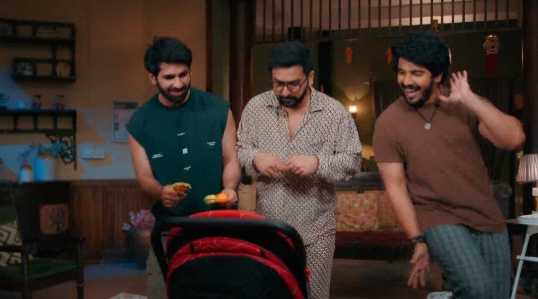 PassingCloud__'s tweet photo. It was so fun to watch the trio 😂😂
#KanwarDhillon
#UdneKiAasha #SachinDeshmukh
#PuruChibber #Devashish https://t.co/BrZUOHTUxB
