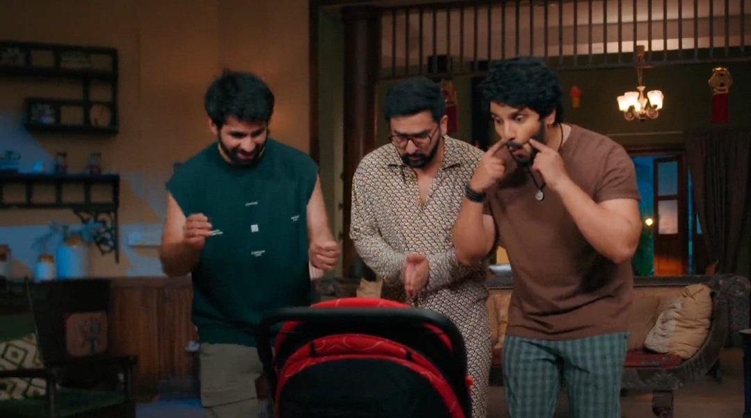 PassingCloud__'s tweet photo. It was so fun to watch the trio 😂😂
#KanwarDhillon
#UdneKiAasha #SachinDeshmukh
#PuruChibber #Devashish https://t.co/BrZUOHTUxB