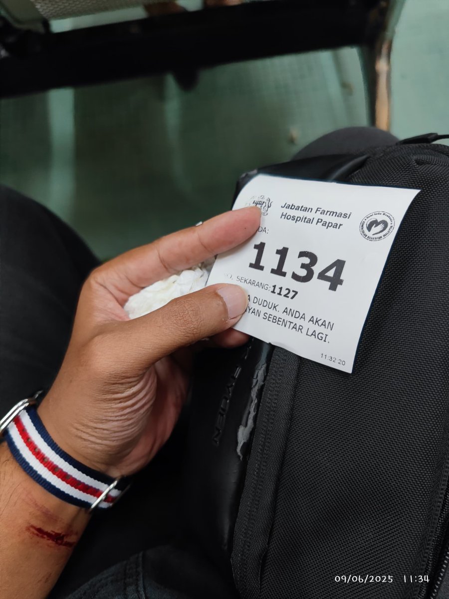 BTimes89's tweet photo. Sedar x sedar rupanya setahun berlalu. Kesan trauma bersama ex yg toxic narsisis masih ada. Ubat bertambah, I wish aku kuat. Makan selagi membantu, coz I want to survive. I'll never forget. And to cikui , thank you sbb hadir beri semangat. https://t.co/r4gkPRLlAY