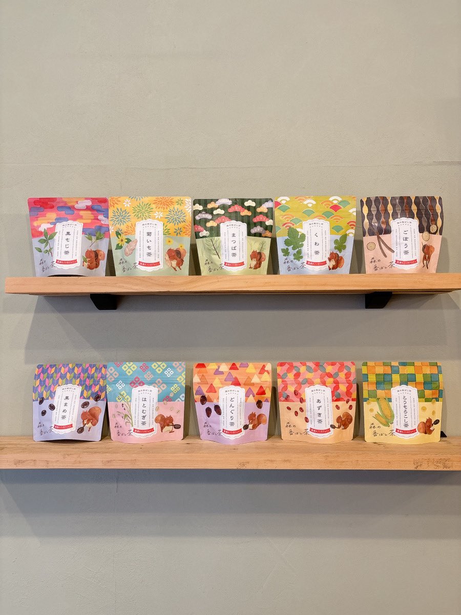 chazakka's tweet photo. 【新商品情報📣】
国産&amp;ノンカフェインの森の香ばし茶シリーズ🌱🌽
発売中です！！

黒豆茶やとうもろこし茶等の定番から、どんぐり茶🌰みたいなちょっと珍しいお茶まで揃ってます🍵 https://t.co/ZuqFWcCILm
